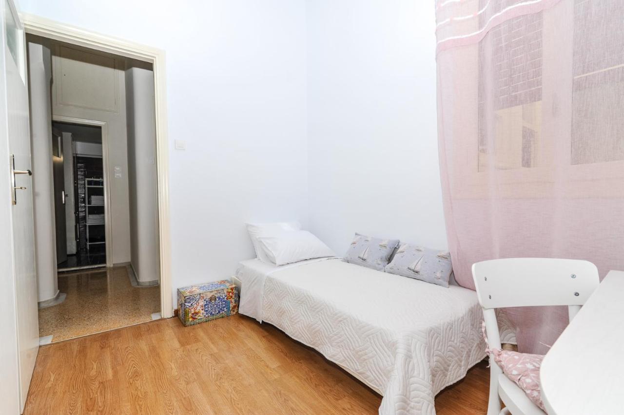 The Elegant. Spacious City Center Apartment. Iraklion Buitenkant foto