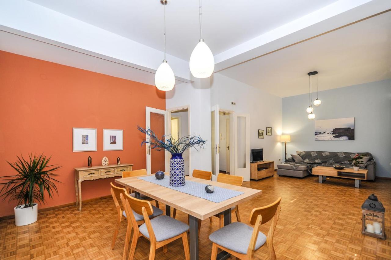 The Elegant. Spacious City Center Apartment. Iraklion Buitenkant foto